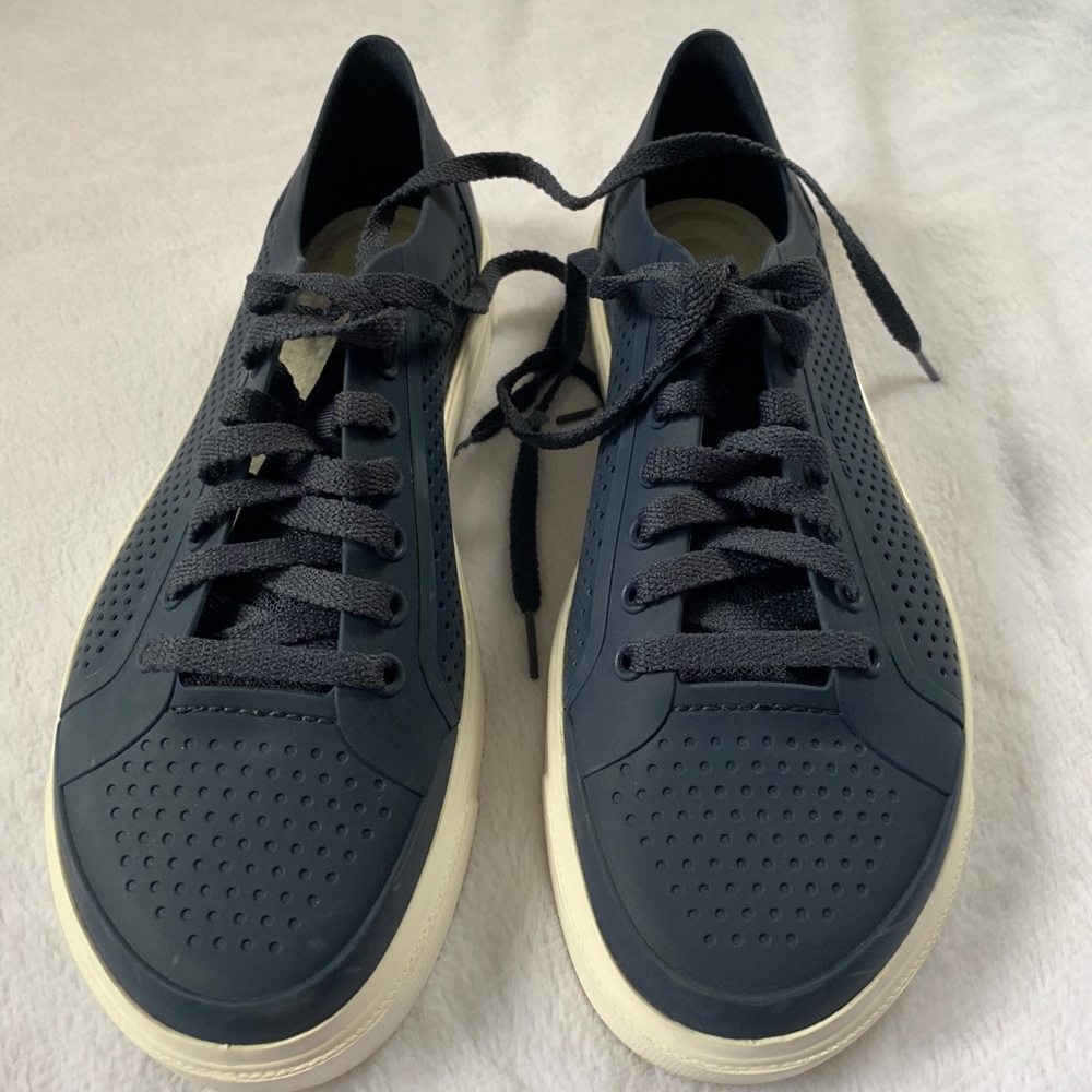 Crocs literide pacer lace up sneakers
